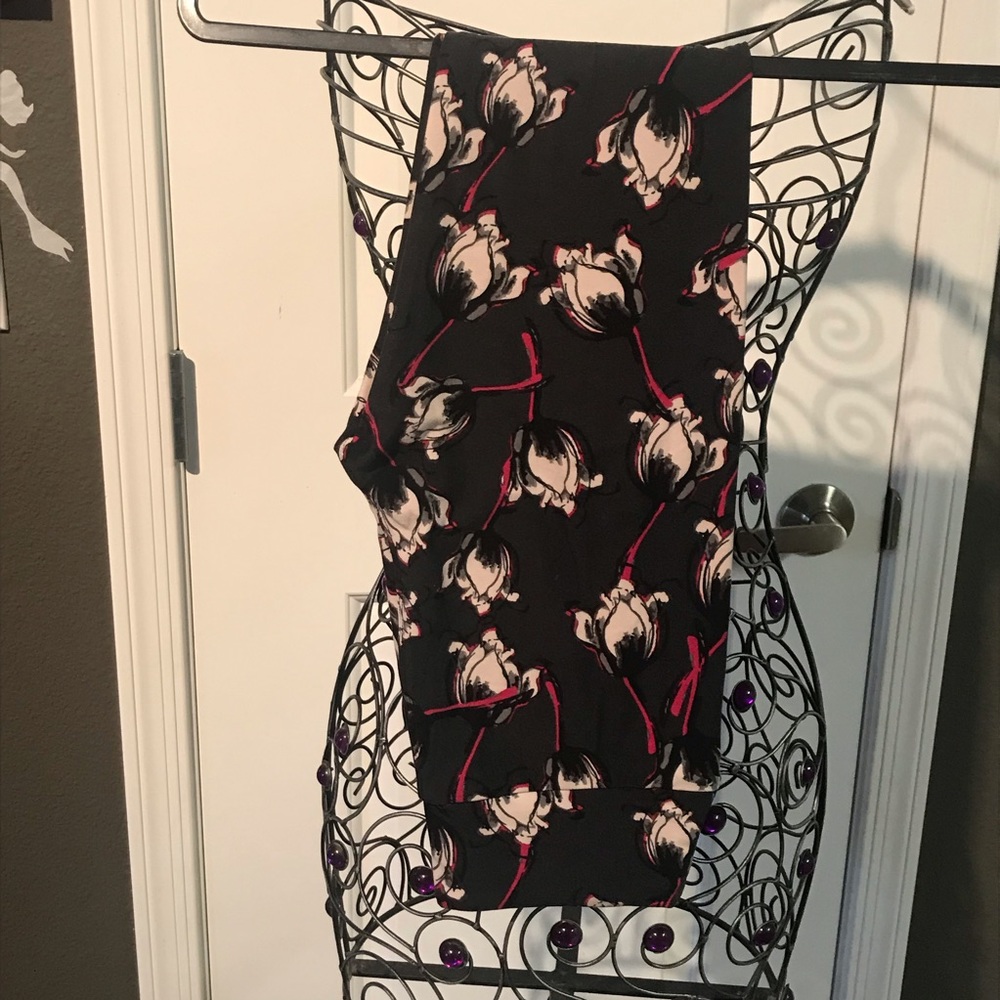 LulaRoe OS leggings EUC.  No signs of wear